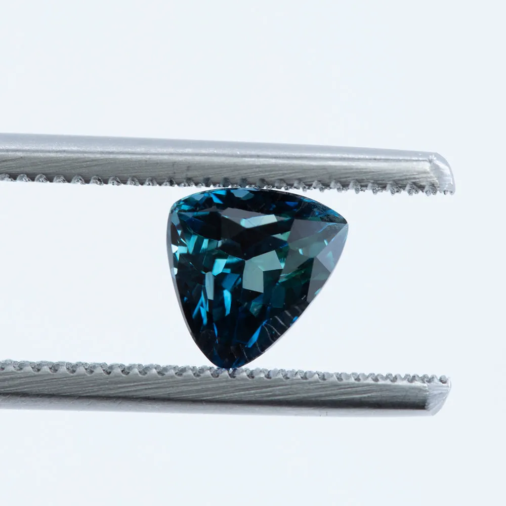 1.55CT TRILLION MADAGASCAR SAPPHIRE, ROYAL BLUE WITH TEAL, UNTREATED, 6.6X6.20MM