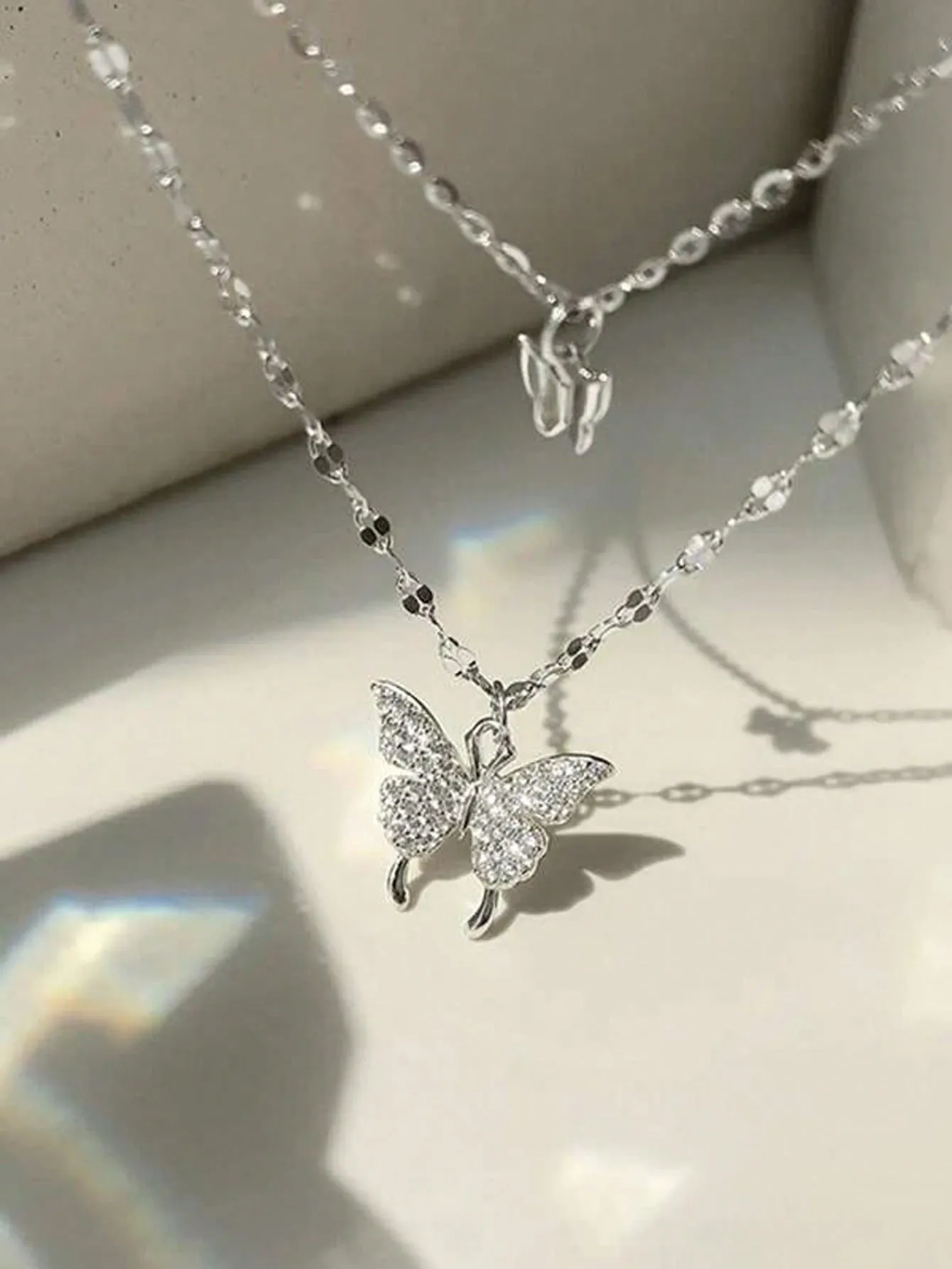 1pc Glamorous Zinc Alloy Cubic Zirconia Decor Butterfly Charm Layered Necklace For Women For Daily Decoration