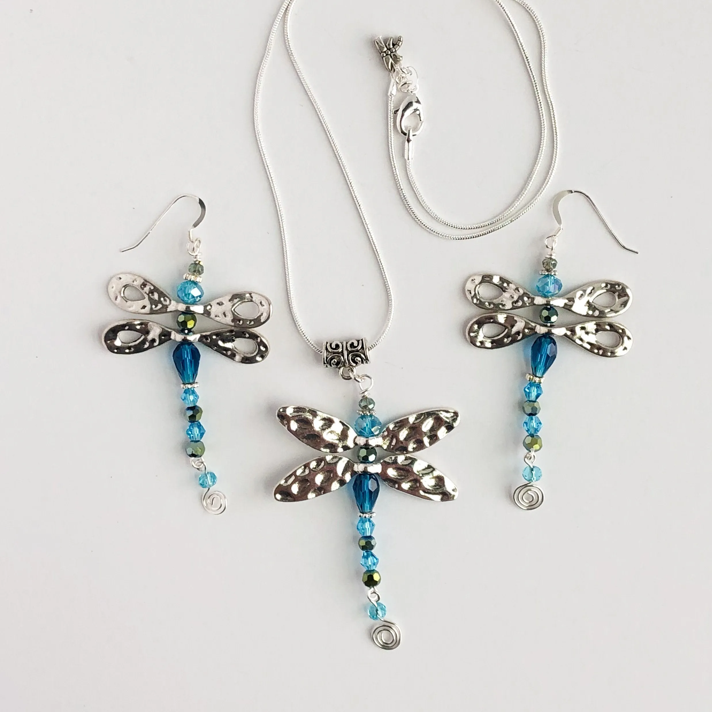 Dazzling Dragonfly Dangling Necklace