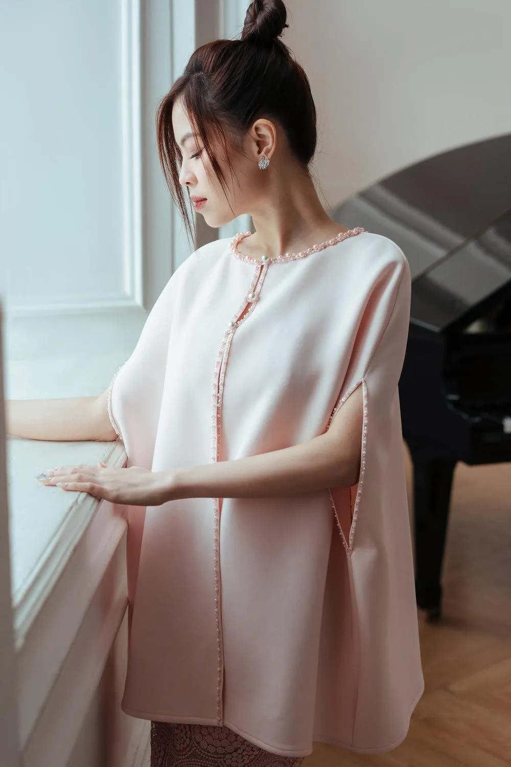 Ruby Straight Round Neck Synthetic Cape